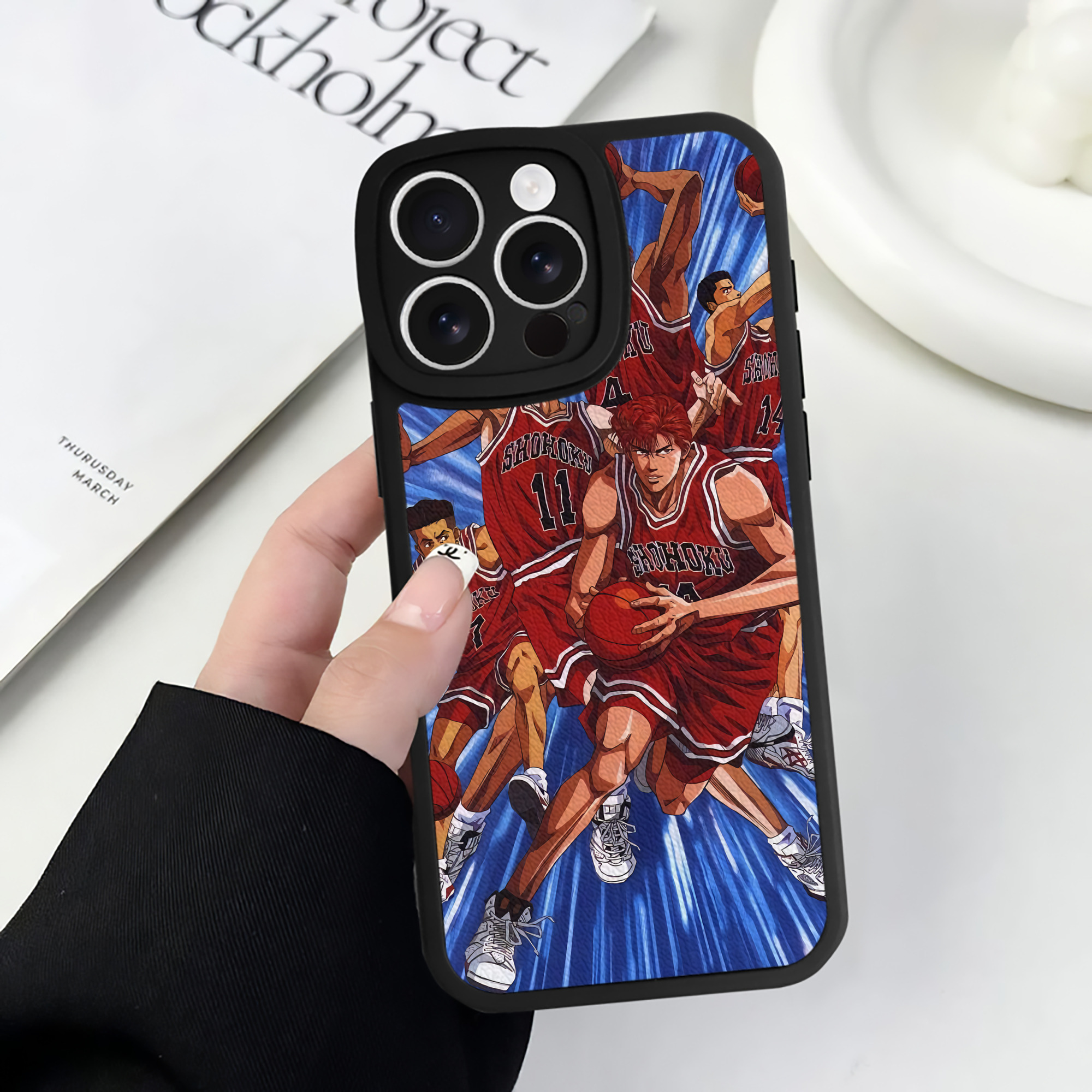 （画像用） SLAM DUNK／スラムダンク 【iPhone 16シリーズ対応】シリコンスマホケース（レザー調） 材質：シリコン